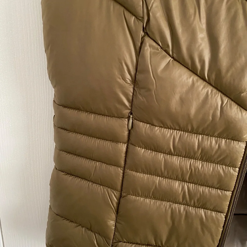 Women's Quilted Olive Puffer Vest - Sleeveless Zip Front